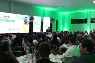 Sicredi Grandes Lagos PR/SP realiza formatura para participantes do Programa Sicredi Fortalece